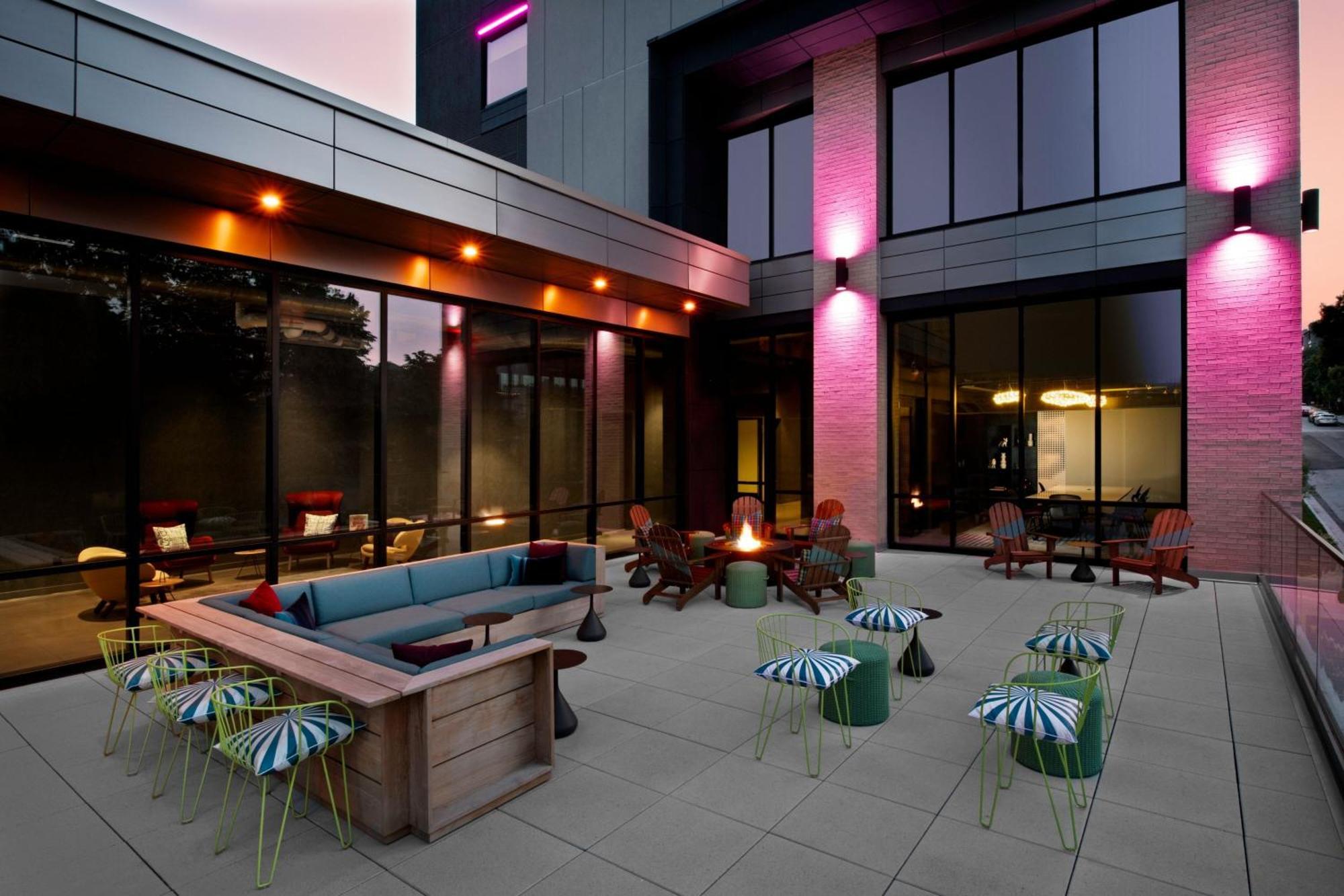 Aloft Kansas City Country Club Plaza Экстерьер фото